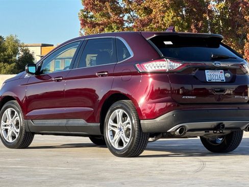 Used 2018 Ford Edge Titanium w/ Equipment Group 302A image 5