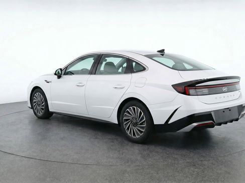Used 2025 Hyundai Sonata SEL FWD image 6