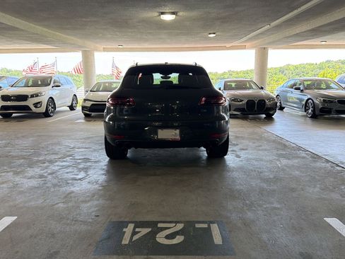 Used 2017 Porsche Macan Turbo AWD/4WD image 9