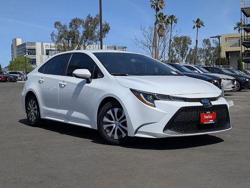 Used 2022 Toyota Corolla LE image 4