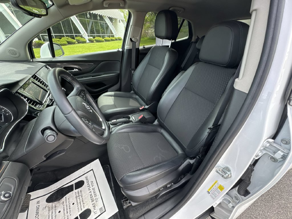 Certified 2022 Buick Encore Preferred AWD/4WD image 27