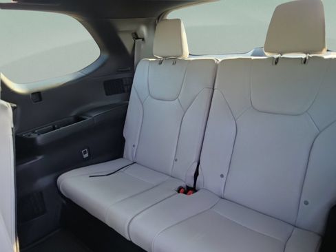 Used 2025 Lexus TX 350 AWD w/ Technology Package image 32