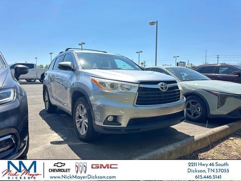 Used 2014 Toyota Highlander XLE image 1