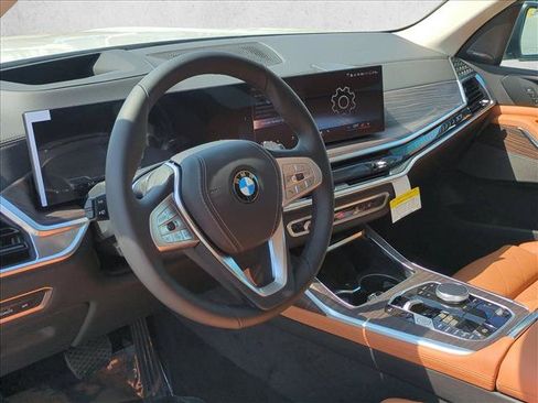 New 2026 BMW X7 xDrive40i w/ Premium Package AWD/4WD image 3