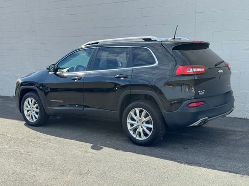Used 2017 Jeep Cherokee Limited image 5