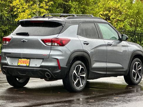 Used 2021 Chevrolet TrailBlazer RS w/ Sun and Liftgate Package image 3