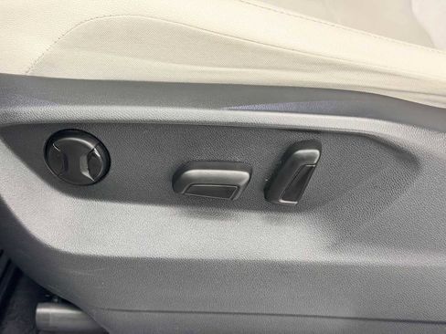 Used 2020 Volkswagen Tiguan SE R-Line image 19