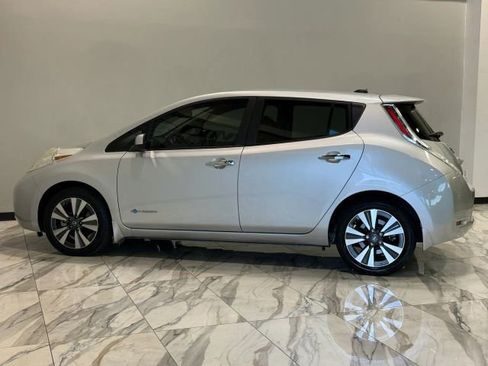 Used 2016 Nissan Leaf SL w/ Premium Package image 9