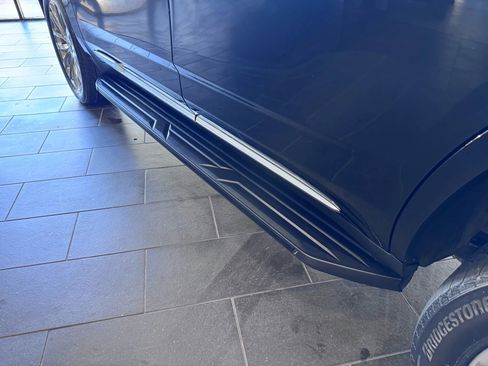 Used 2021 Cadillac Escalade Premium Luxury image 48