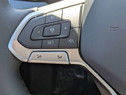New 2026 Volkswagen Jetta SE FWD image 25