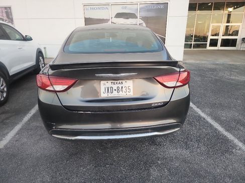 Used 2015 Chrysler 200 Limited image 4