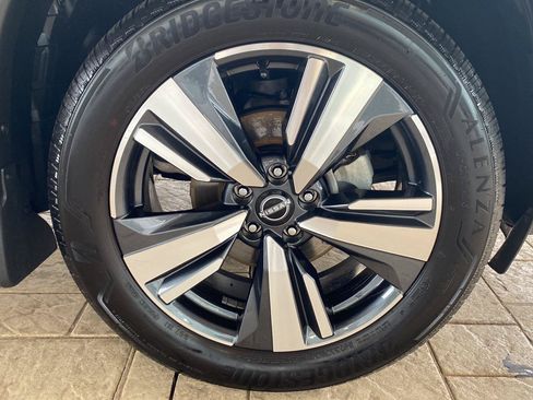 Certified 2025 Nissan Rogue SL w/ SL Premium Package AWD/4WD image 13