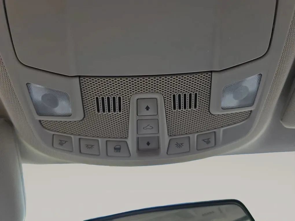 Used 2014 Ford Fusion SE FWD image 32