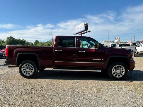 Used 2016 GMC Sierra 2500 SLT w/ All-Terrain HD Package AWD/4WD image 8