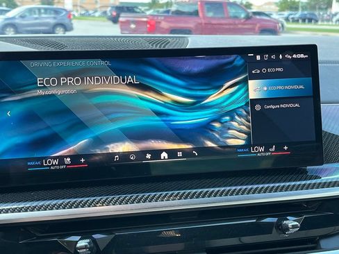 Used 2025 BMW X7 M60i AWD/4WD image 44