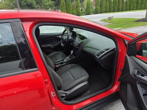 Used 2016 Ford Focus SE FWD image 17