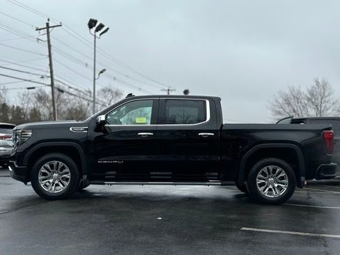 Used 2024 GMC Sierra 1500 Denali w/ Technology Package AWD/4WD image 3