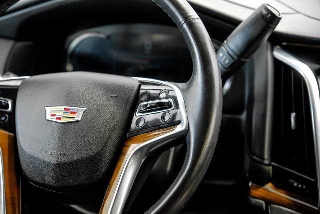Used 2020 Cadillac Escalade 2WD image 25