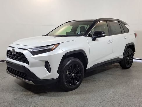 Used 2025 Toyota RAV4 XSE w/ Weather Package AWD/4WD image 3