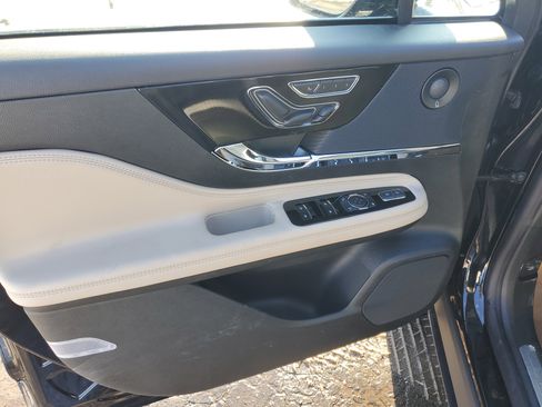 New 2026 Lincoln Corsair Reserve image 8