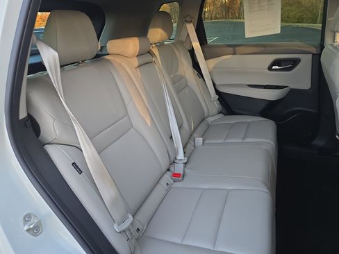 Certified 2023 Nissan Rogue SL image 32