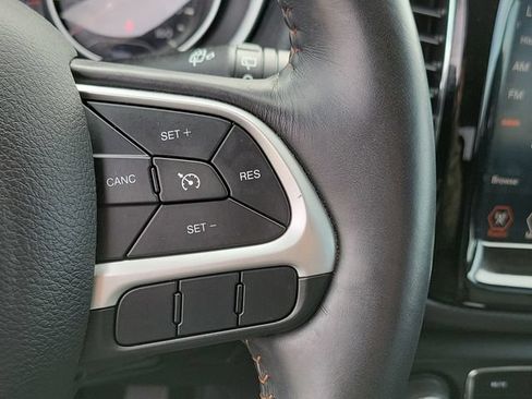Used 2018 Jeep Compass Limited AWD/4WD image 12