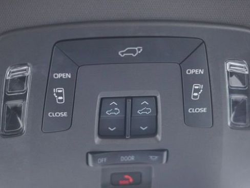 Used 2024 Toyota Sienna XSE image 37