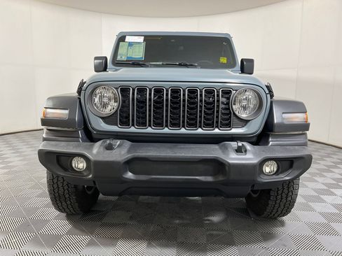 Used 2024 Jeep Wrangler Sport S image 5