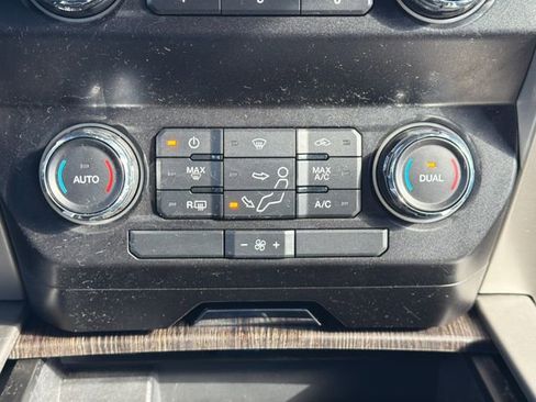 Certified 2020 Ford F350 Lariat w/ Chrome Package image 24