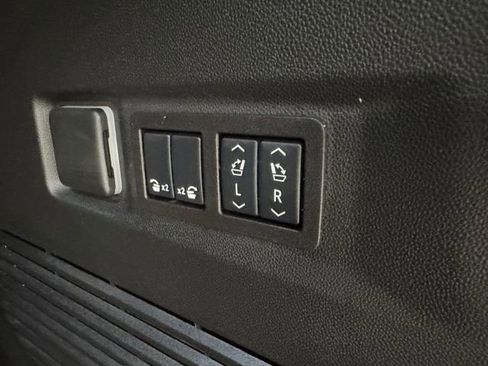 Used 2026 Chevrolet Tahoe Premier image 25