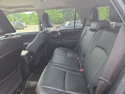 Used 2019 Toyota 4Runner TRD Off-Road Premium AWD/4WD image 10