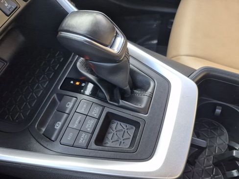 Used 2023 Toyota RAV4 XLE Premium image 23