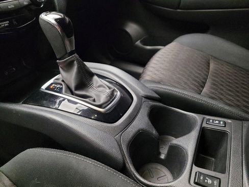 Used 2018 Nissan Rogue SV AWD/4WD image 26