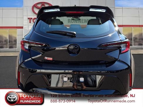 Certified 2025 Toyota Corolla SE FWD image 5