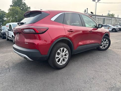 Used 2023 Ford Escape Active w/ Tech Pack #1 AWD/4WD image 4