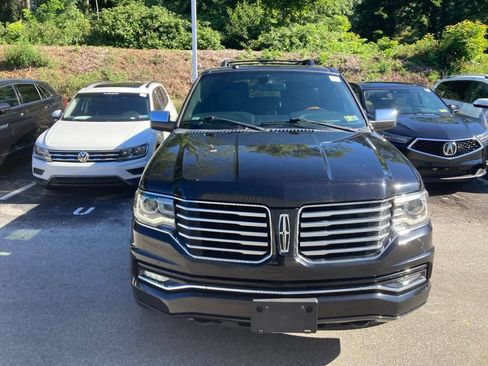 Used 2017 Lincoln Navigator L Select AWD/4WD image 2