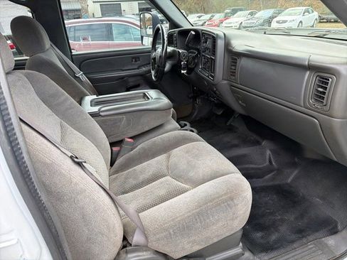 Used 2005 Chevrolet Silverado 3500 LS w/ Heavy-Duty Power Package image 11