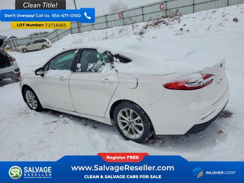Used 2019 Ford Fusion SE image 3