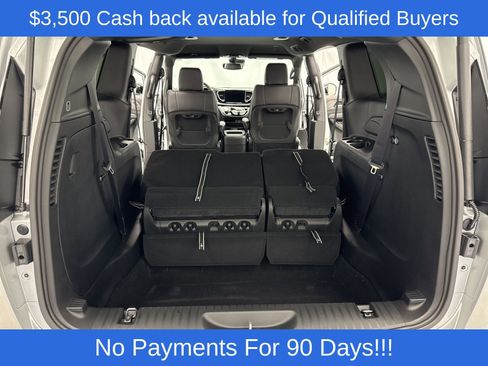 New 2026 Chrysler Pacifica Select image 40