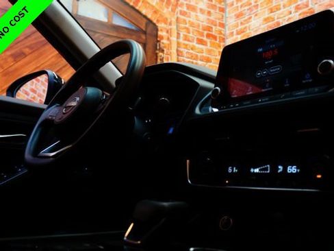 Used 2022 Nissan Rogue SV image 50