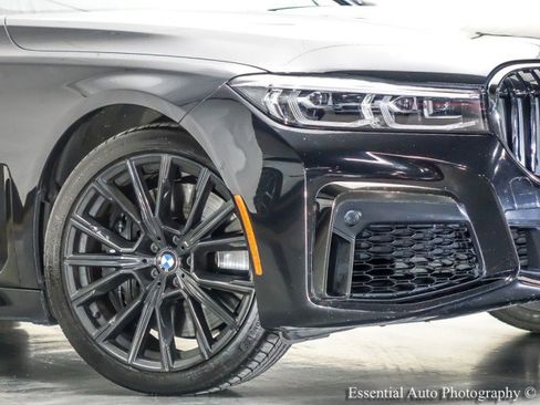 Used 2022 BMW 750i xDrive w/ Executive Package AWD/4WD image 3