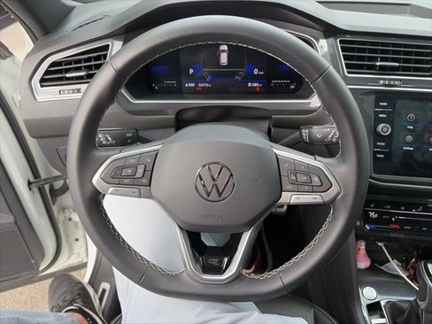 Used 2023 Volkswagen Tiguan SE R-Line image 13