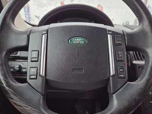 Used 2012 Land Rover LR2 HSE image 18