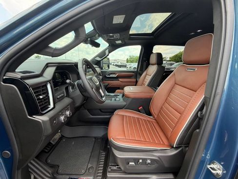Used 2026 GMC Sierra 3500 Denali Ultimate AWD/4WD image 2