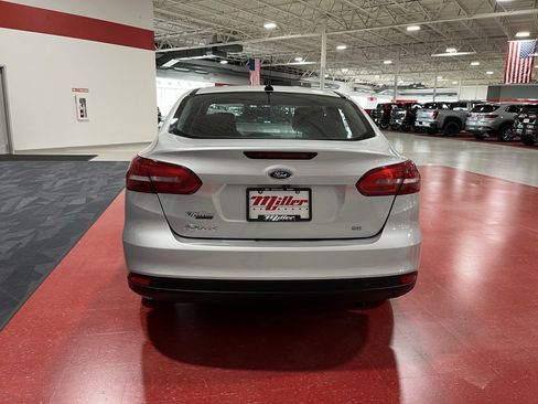 Used 2018 Ford Focus SE image 5