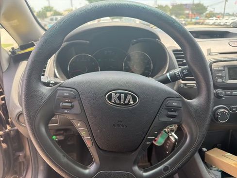 Used 2017 Kia Forte LX FWD image 55