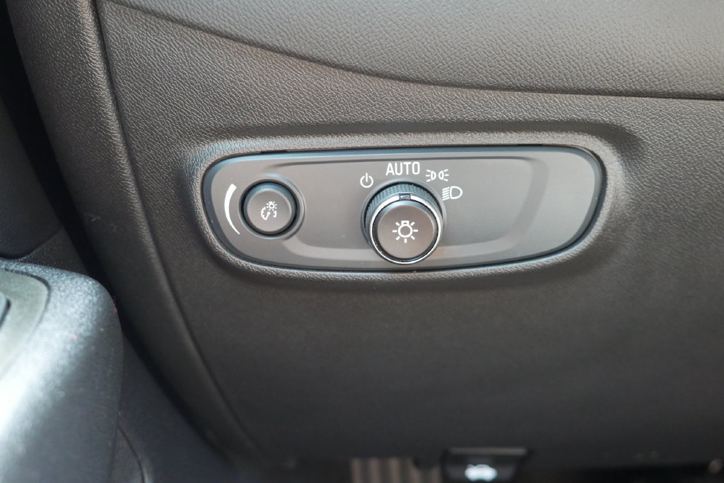 Used 2024 Chevrolet Equinox RS w/ RS Leather Package AWD/4WD image 29