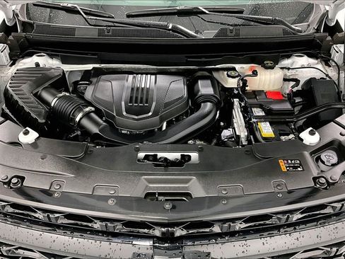 Used 2024 Chevrolet Traverse RS AWD/4WD image 11