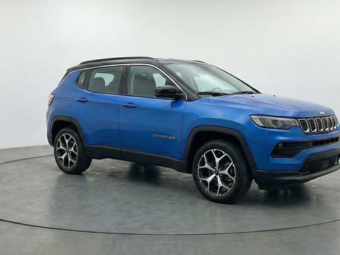 Used 2025 Jeep Compass Limited image 1