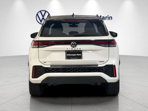 New 2026 Volkswagen Tiguan SE R-Line AWD/4WD image 4
